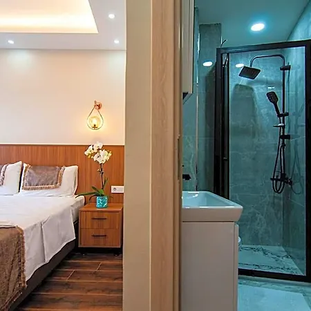Historia Hotel 3*