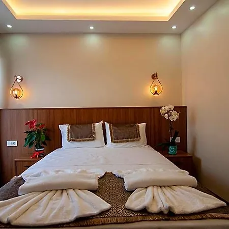 Historia Hotel 3*